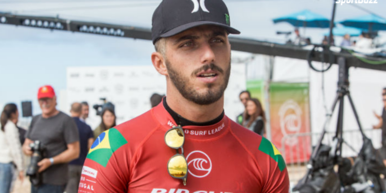 Filipe Toledo estreia no Mundial neste final de semana (Crédito: GettyImages)