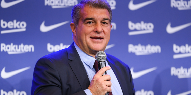 Joan Laporta voltou a falar sobre a possibilidade de contratar Haaland para o Barcelona (Crédito: Getty Images)