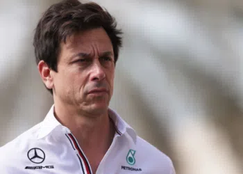 F1: Wolff comenta disputa entre Hamilton e Russell na Mercedes (Crédito: GettyImages)