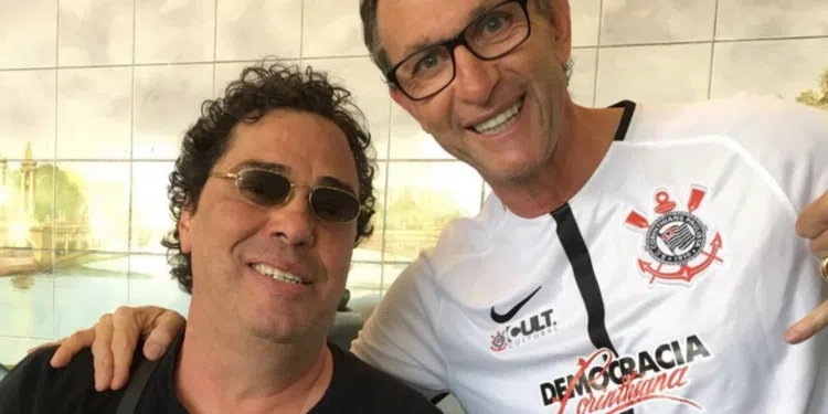 Craque Neto homenageando Casagrande e a Democracia Corinthiana (Crédito: Reprodução/Instagram)