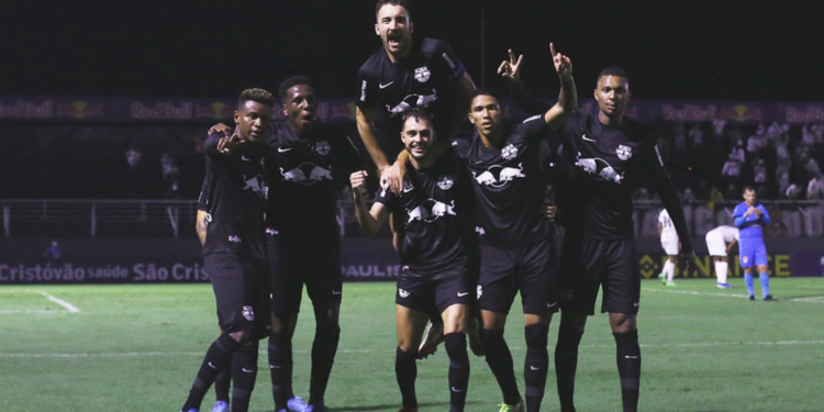 Jogadores do Bragantino comemorando o gol diante do São Paulo no Paulistão (Crédito: Ari Ferreira/Red Bull Bragantino/Flickr)