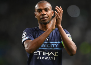 Fernandinho ainda não sabe se vai jogar no Manchester City ou no Athletico-PR (Crédito: GettyImages)