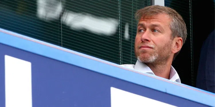 Chelsea vai se complicando cada vez mais com as sanções para Roman Abramovich (Crédito: GettyImages)