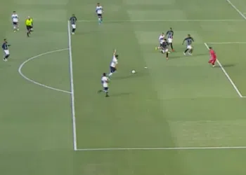 Coritiba se deu bem no jogo de ida da decisão (Crédito: Reprodução / OneFootball)