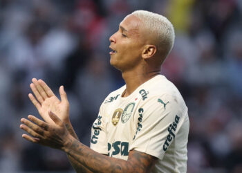 Deyverson marca, se emociona e se despedo (Crédito: Flickr - Cesar Greco/Palmeiras)