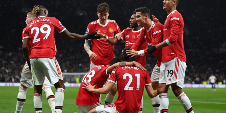 Manchester United x Tottenham se enfrentam buscando subir na tabela da Premier League (Crédito: Getty Images)