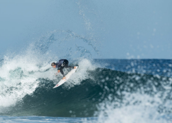 Mundial de Surfe segue na ativa (Crédito: GettyImages)