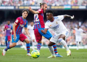 Vinícius Jr possui um retrospecto positivo pelo Real Madrid em clássicos contra o Barcelona (Crédito: GettyImages)