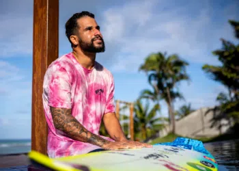 Italo Ferreira é um dos grandes nomes do surfe brasileiro (Crédito: Marcelo Maragni / Red Bull / Divulgação)