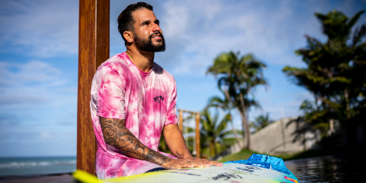 Italo Ferreira é um dos grandes nomes do surfe brasileiro (Crédito: Marcelo Maragni / Red Bull / Divulgação)
