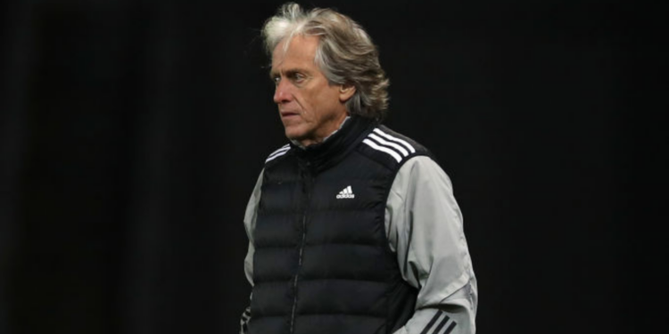 Jorge Jesus segue sem clube (Crédito: GettyImages)