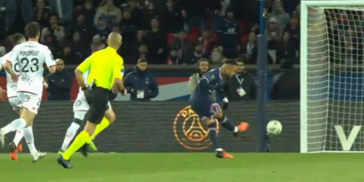 PSG e Lorient, pelo Campeonato Francês (Crédito: Transmissão/ ESPN)