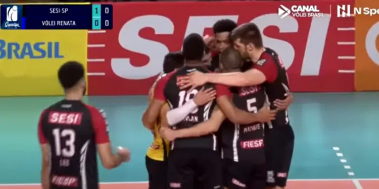 Superliga Masculina tem o Sesi classificado para a semifinal (Crédito: Transmissão/Youtube/Canal Vôlei Brasil/N Sports)