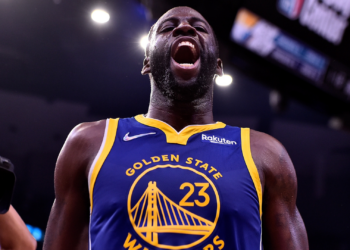 Astro do Golden State Warriors sofreu uma grande punição da NBA (Crédito: GettyImages)