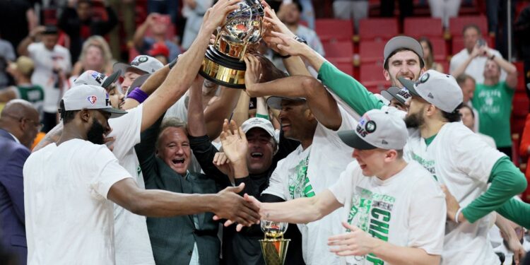 Boston Celtics vencem Miami Heat e vão às Finais da NBA (Crédito: Crédito: Getty Images)