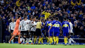 Corinthians x Boca Juniors em campo pela Libertadores (Crédito: GettyImages)