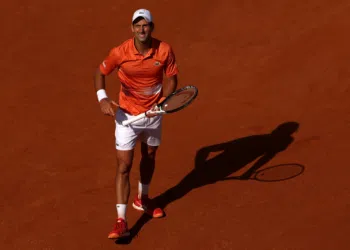 Djokovic bate Karatsev em sua estreia pelo Masters 1000 de Roma (Crédito: Getty Images)