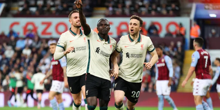 Liverpool vence o Aston Villa e segue vivo na briga pelo título inglês (Crédito: Getty Images)