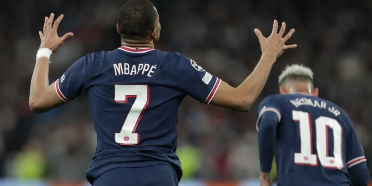 Mbappé tomou uma decisão sobre Real Madrid e PSG (Crédito: GettyImages)