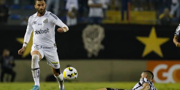 Léo Baptistão desabafou sobre o Santos e a arbitragem contra o Ceará (Crédito: GettyImages)