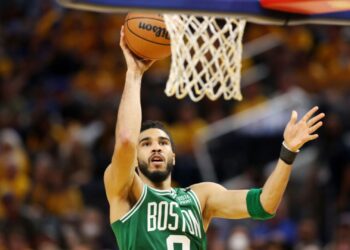 NBA tem vitória dos Celtics diante dos Warriors no jogo 1 das finais (Crédito: GettyImages)