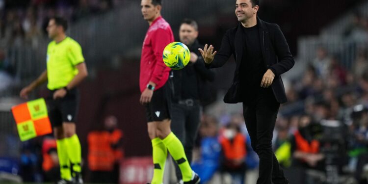 O presidente do Barcelona abriu o jogo sobre Jules Koundé e também em relação ao interesse em craques do Chelsea (Crédito: GettyImages)