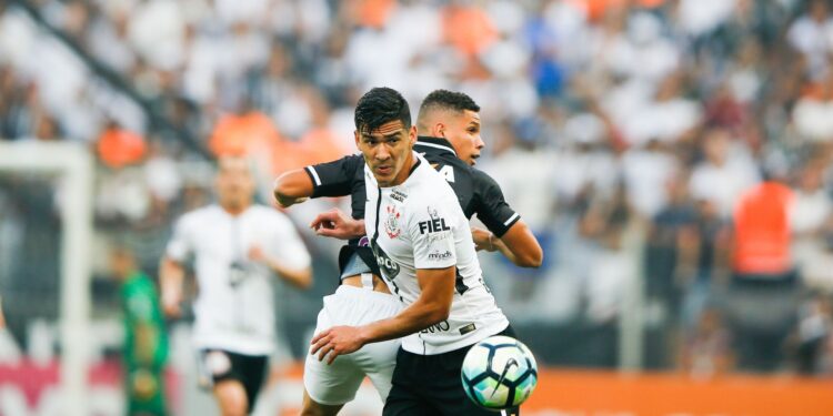 Corinthians anuncia contratação do zagueiro Balbuena (Crédito: GettyImages)