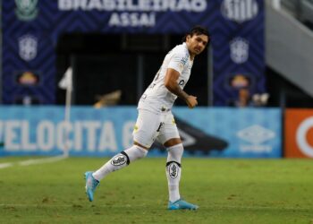 Ricardo Goulart pode deixar o Santos (Crédito: Crédito: Getty Images)