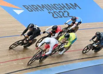 Joe Truman momentos antes de cair desacordado na pista (Crédito: GettyImages)