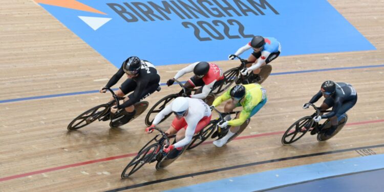 Joe Truman momentos antes de cair desacordado na pista (Crédito: GettyImages)