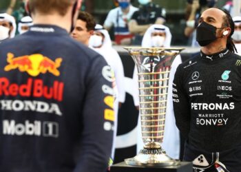 Hamilton, da Mercedes, elegeu o adversário mais difícil e deixou Verstappen para trás (Crédito: GettyImages)