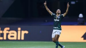 Rony chega ao tão sonhado gol de bicicleta (Crédito: Crédito: Getty Images)