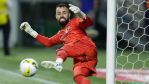 O São Paulo fechou a contratação de um substituto para Jandrei; jogador é experiente e conhecido por Rogério Ceni (Crédito: GettyImages)