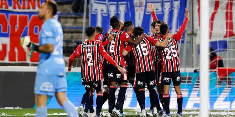 Luciano marca, e São Paulo bate Universidad Católica na Sul-Americana (Crédito: GettyImages)