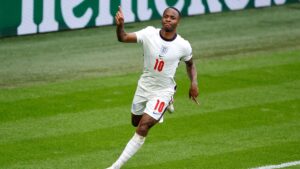 Sterling é anunciado no Chelsea (Crédito: Crédito: Getty Images)