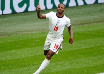 Sterling é anunciado no Chelsea (Crédito: Crédito: Getty Images)