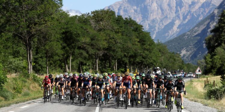 Ciclistas durante o Tour de France (Crédito: GettyImages)