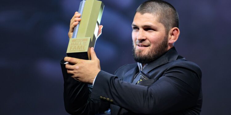 Khabib Nurmagomedov abriu o jogo sobre a relação com o pai (Crédito: GettyImages)