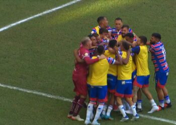 Fortaleza e Ceará se enfrentaram pelo Brasileirão e o Leão de Pici levou a melhor (Crédito: Transmissão Premiere FC)