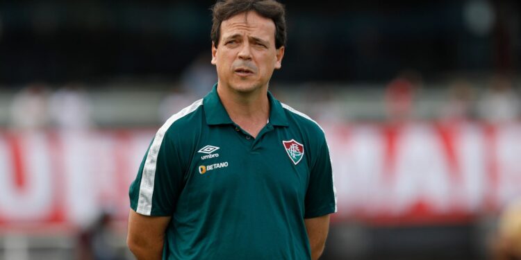Fernando Diniz saiu em defesa de um dos principais medalhões do elenco do Fluminense (Crédito: GettyImages)