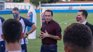 O presidente do Fortaleza abriu o jogo sobre o vestiário da equipe após a eliminação na Copa do Brasil (Crédito: Leonardo Moreira / Fortaleza)