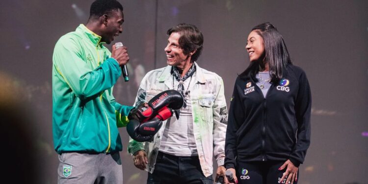 Keno Marley e Babi Domingos celebram parceria com a Chilli Beans (Crédito: Pridia/ Chilli Beans)