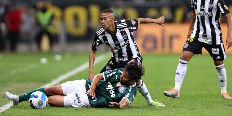 O Palmeiras e Gustavo Scarpa querem eliminar o Atlético-MG para seguirem vivos na Libertadores; confira detalhes (Crédito: GettyImages)