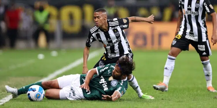 O Palmeiras e Gustavo Scarpa querem eliminar o Atlético-MG para seguirem vivos na Libertadores; confira detalhes (Crédito: GettyImages)