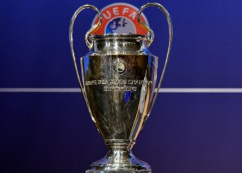 PSG, Barcelona e outras equipes estão na mira da Uefa e podem sofrer com punições severas (Crédito: GettyImages)