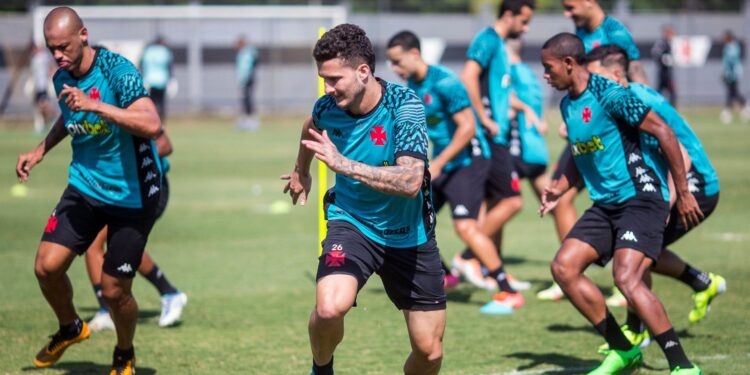 Vasco segue treinando firme para a Série B (Crédito: Daniel Ramalho / CRVG / Flickr)
