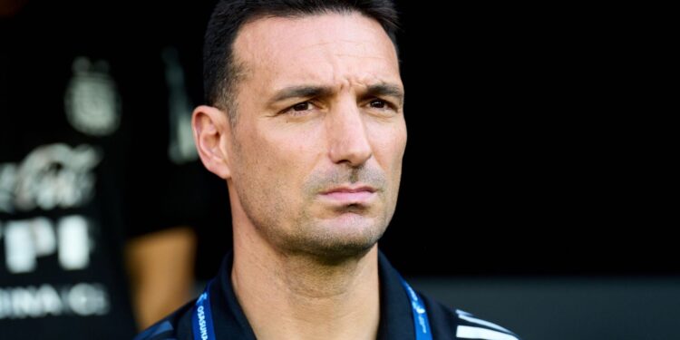 Argentina renovou contrato com Lionel Scaloni (Crédito: Getty Images)