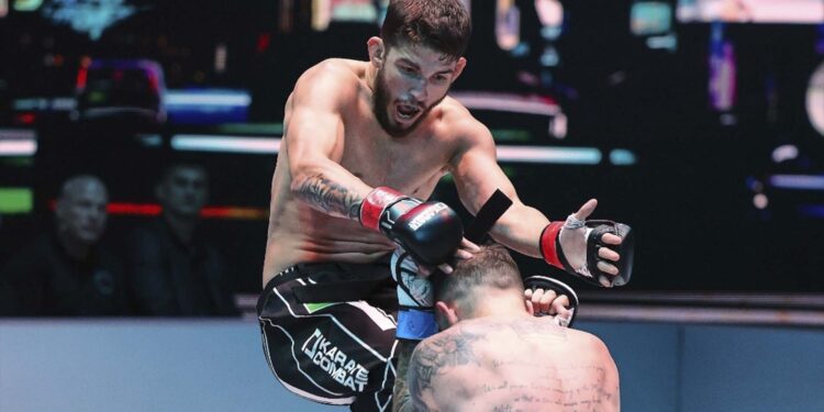 Brasileiro Bruno Souza está de olho no cinturão (Crédito: Karate Combat)