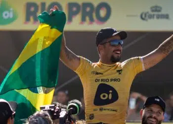 Filipe Toledo é mais um campeão do mundo de surf (Crédito: GettyImages)