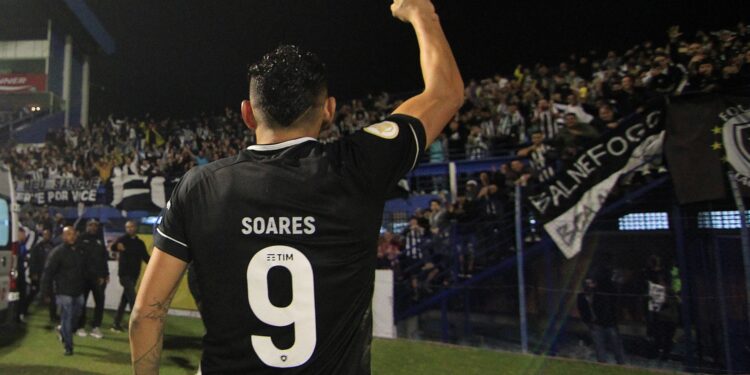 Tiquinho Soares foi decisivo para o Botafogo na partida contra o Avaí (Crédito: Vítor Silva / Botafogo / Flickr)